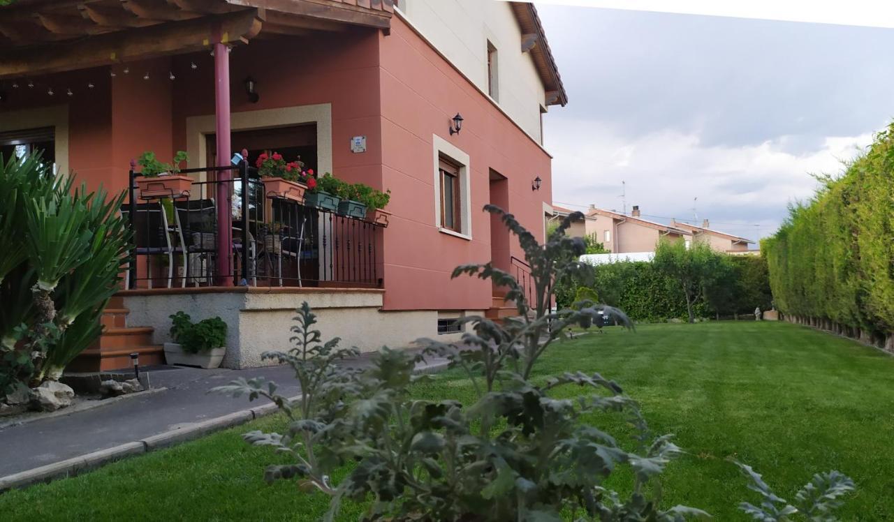 Hostal Cuarenta y Ocho Luces Burgo Exterior foto